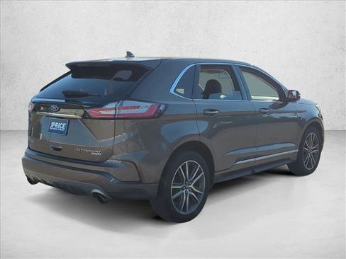 Used 2019 Ford Edge Titanium w/ Equipment Group 301A image 5