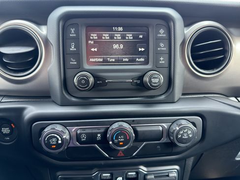 Used 2019 Jeep Wrangler Unlimited Sport S AWD/4WD image 11