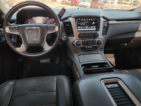 Used 2016 GMC Yukon XL Denali w/ Open Road Package AWD/4WD image 11