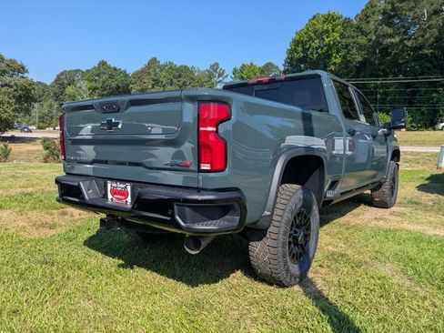 New 2026 Chevrolet Silverado 2500 ZR2 AWD/4WD image 2