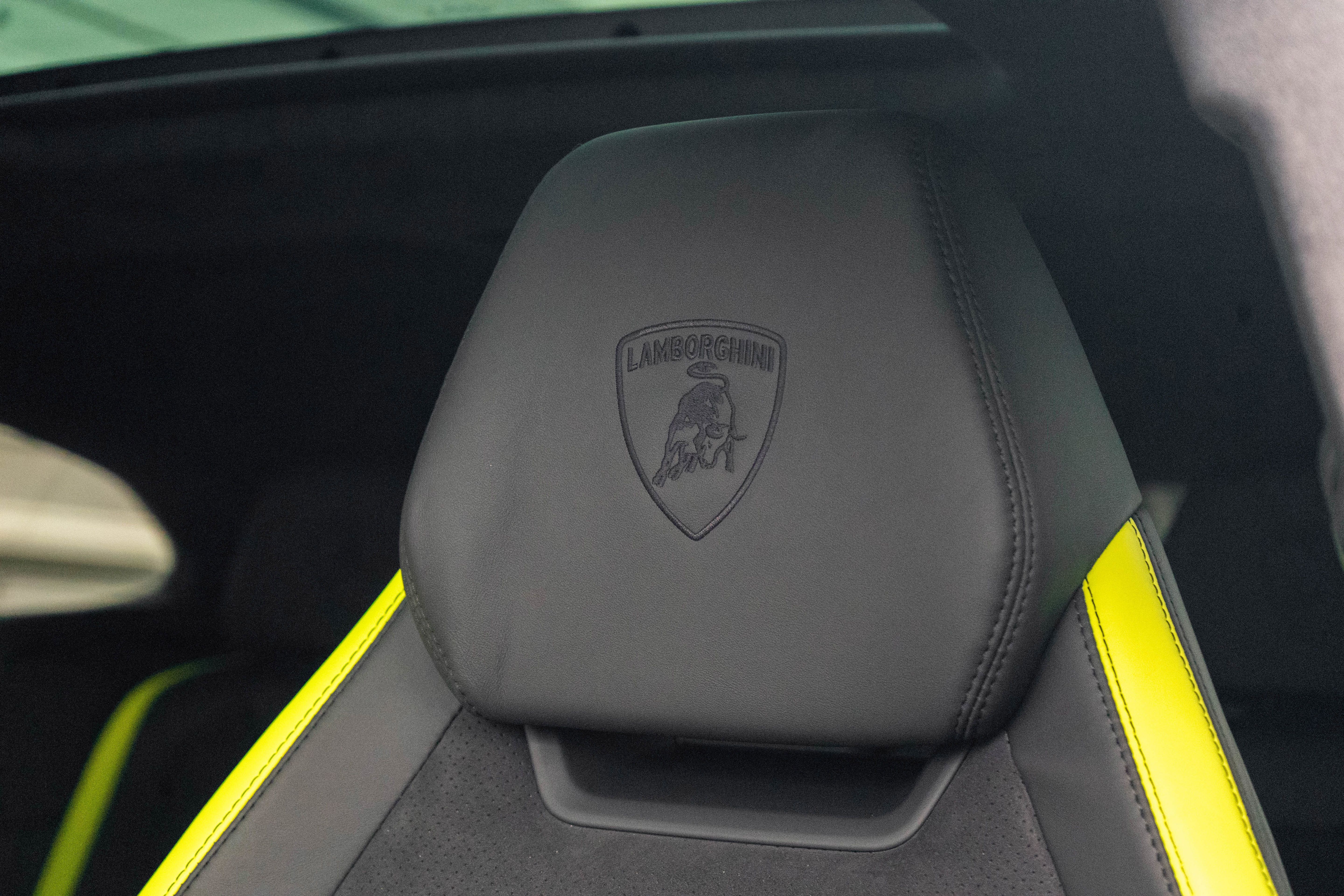 Used 2021 Lamborghini Urus AWD/4WD image 10