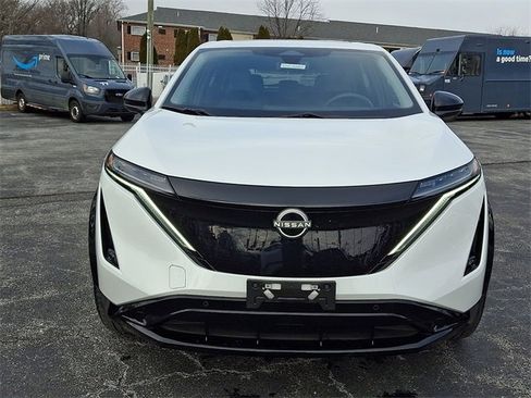 Used 2025 Nissan Ariya AWD image 2