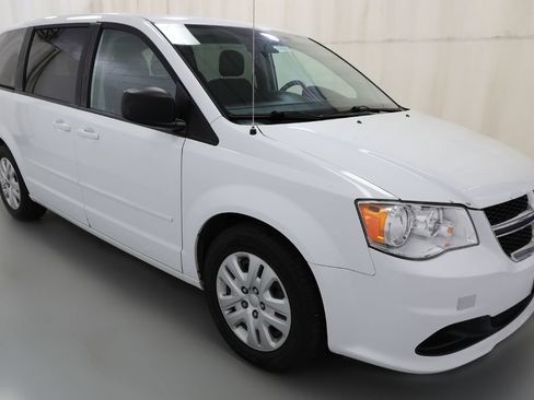 Used 2016 Dodge Grand Caravan SE w/ Quick Order Package 29E SE FWD image 18