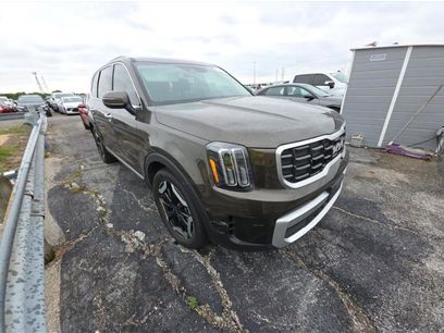 Used 2024 Kia Telluride S w/ S Sunroof Package