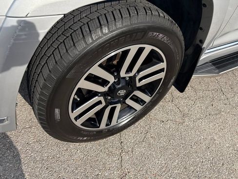 Used 2021 Toyota 4Runner Limited AWD/4WD image 9