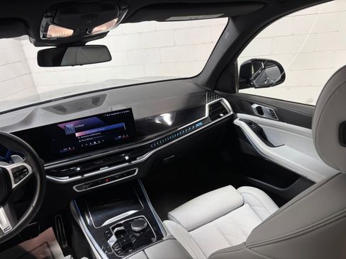 Used 2024 BMW X5 xDrive40i w/ M Sport Package AWD/4WD image 36