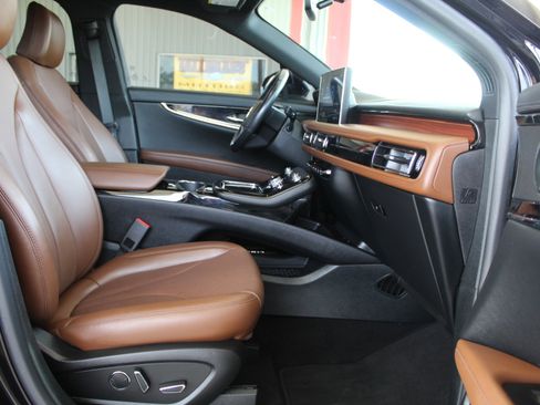 Used 2023 Lincoln Nautilus Reserve w/ Monochromatic Package image 14