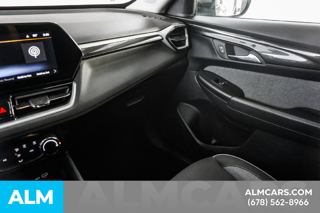 Used 2025 Chevrolet TrailBlazer LT AWD/4WD image 41