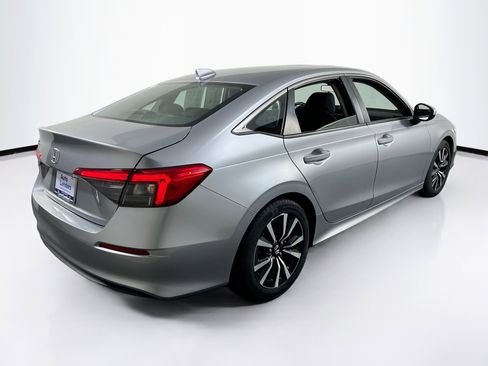 Used 2022 Honda Civic EX image 5
