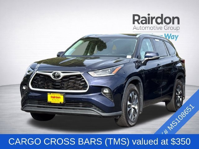 Used 2021 Toyota Highlander XLE AWD/4WD image 2