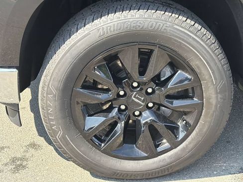 Used 2024 Chevrolet Silverado 1500 LT AWD/4WD image 16