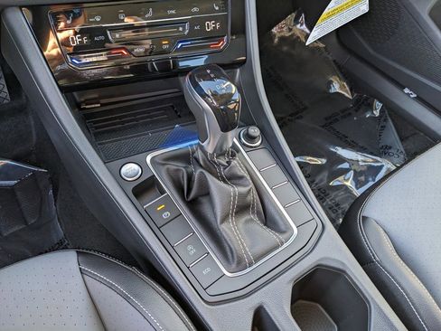 New 2026 Volkswagen Jetta SE FWD image 23