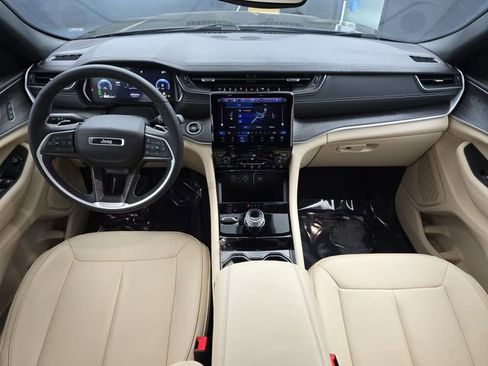 Used 2023 Jeep Grand Cherokee L Limited image 21