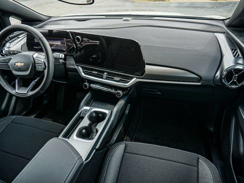 New 2026 Chevrolet Equinox EV LT FWD image 20