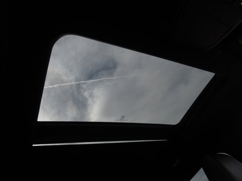 Used 2023 Ford Explorer ST w/ Equipment Group 401A image 8