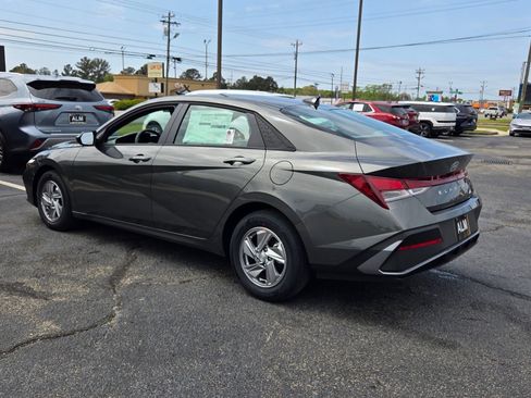New 2026 Hyundai Elantra Sport FWD image 9