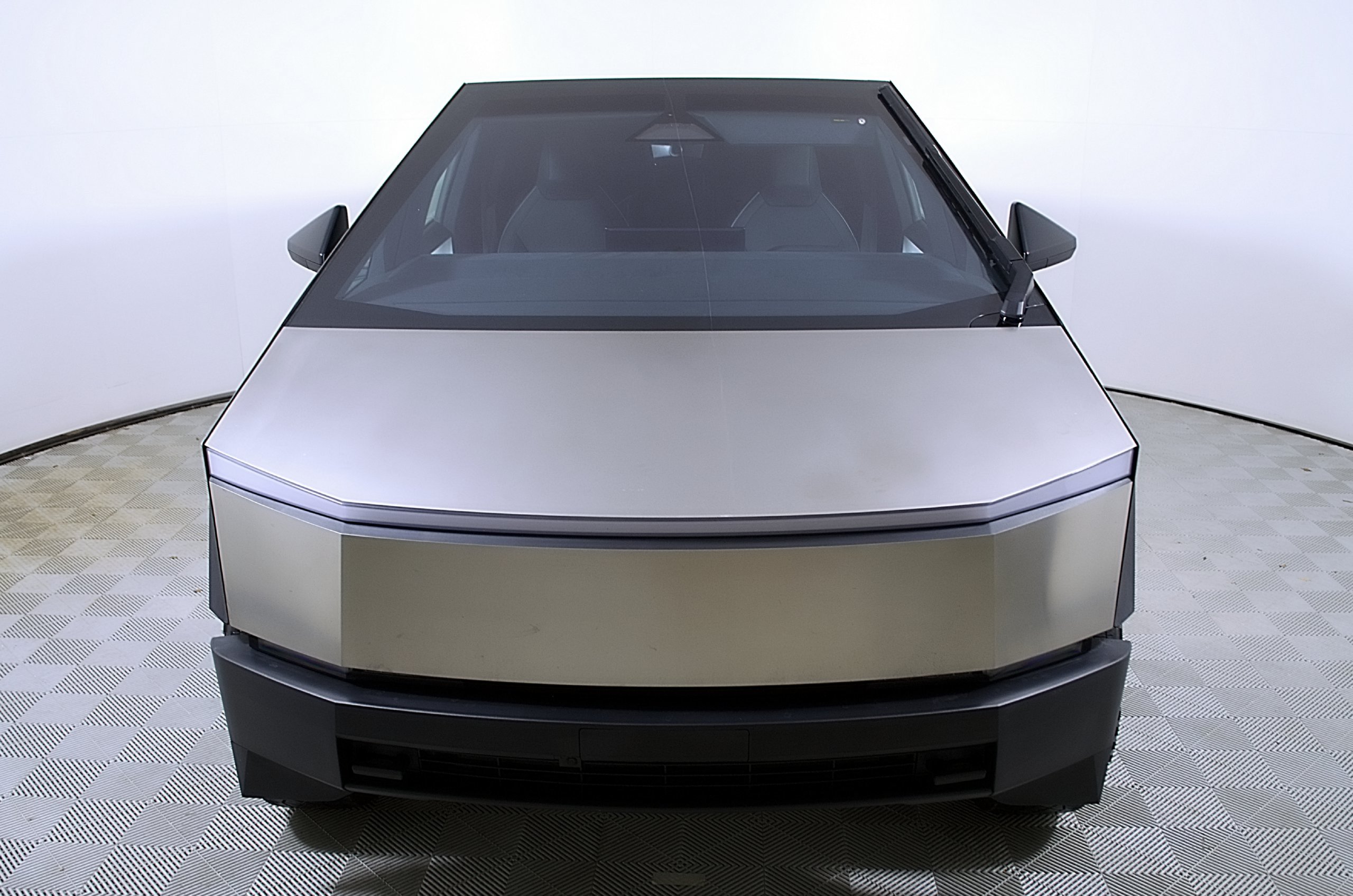 Used 2024 Tesla Cybertruck Cyberbeast AWD/4WD image 4