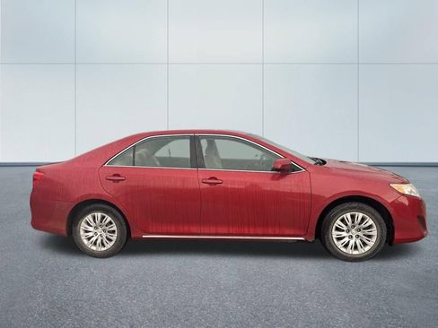 Used 2014 Toyota Camry LE FWD image 5