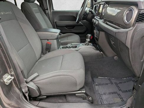 Used 2023 Jeep Gladiator Overland image 21