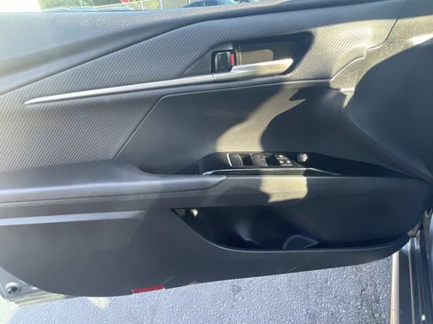 Used 2025 Toyota Camry SE FWD image 15