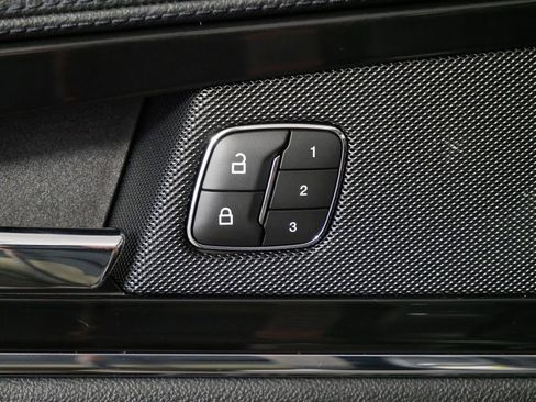 Used 2023 Lincoln Nautilus Reserve image 19