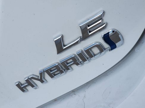 Used 2021 Toyota Camry LE w/ Cold Weather Package FWD image 10