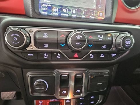 Used 2021 Jeep Wrangler Rubicon AWD/4WD image 24