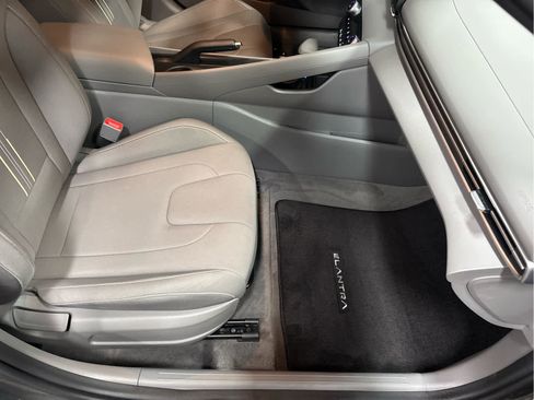 Used 2025 Hyundai Elantra Sport image 35