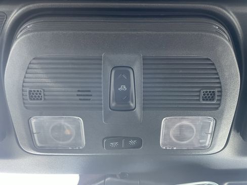Used 2025 Ford Mustang Premium RWD image 27