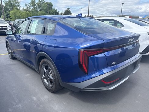 Used 2025 Kia K4 FWD image 2