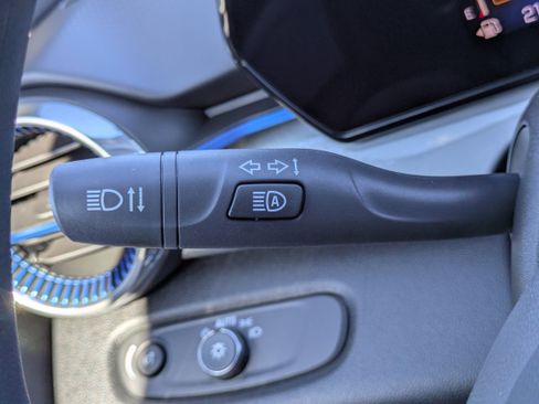 New 2026 Chevrolet Trax LT w/ Sunroof Package image 19