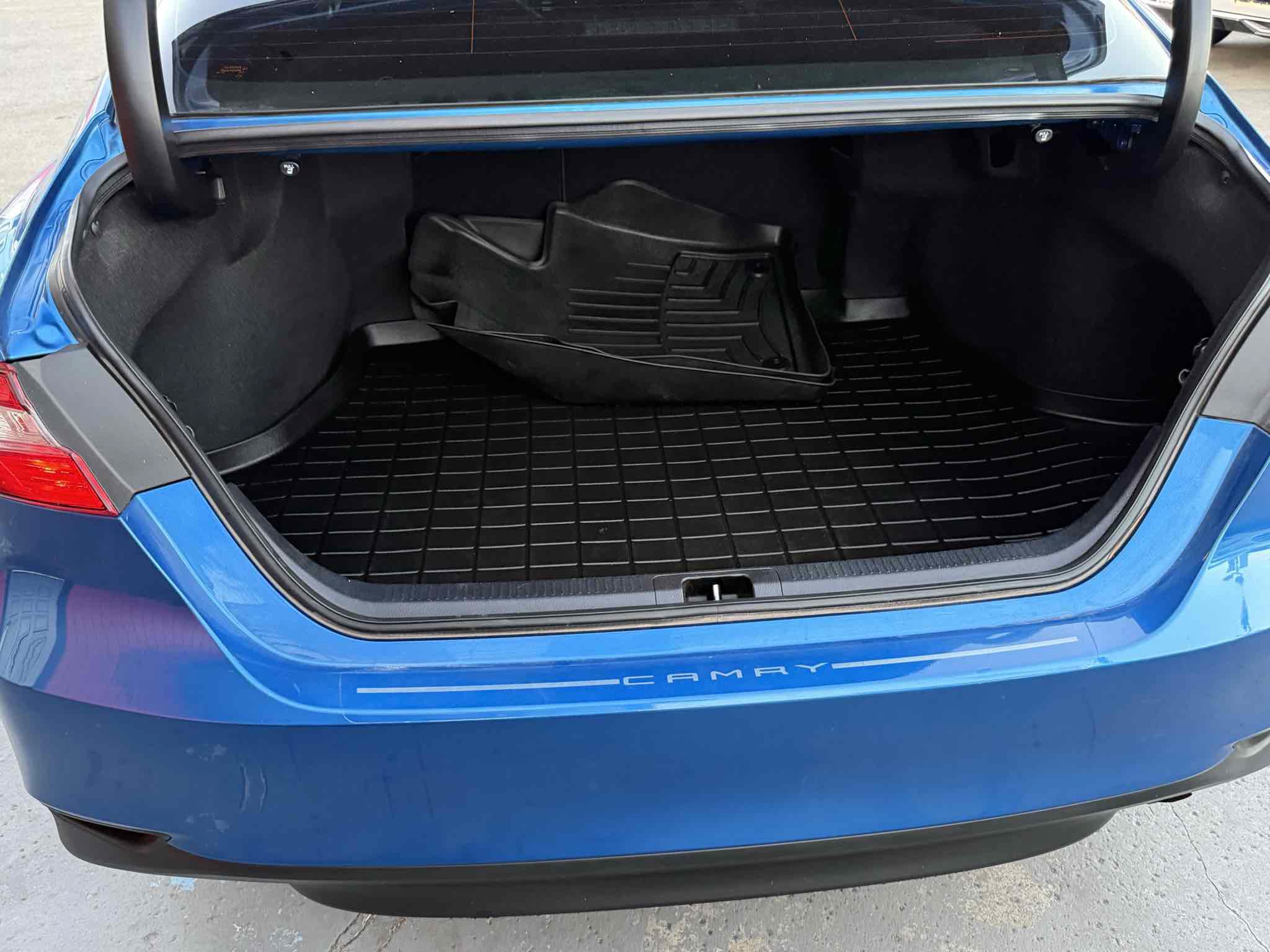 Used 2020 Toyota Camry LE w/ Carpet Mat Package FWD image 67