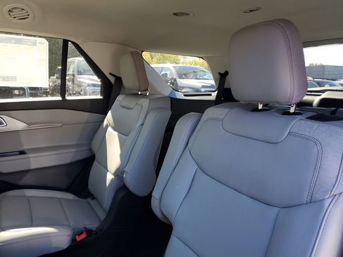 New 2026 Ford Explorer Active w/ Active Comfort Package image 24