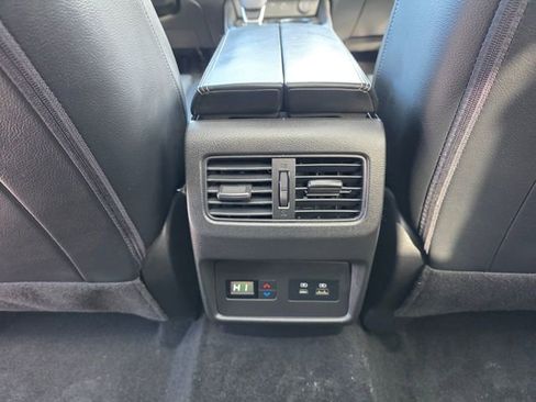 Used 2023 Nissan Rogue SL w/ SL Premium Package image 17