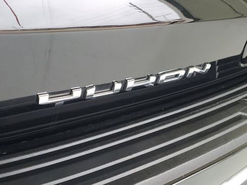 Used 2025 GMC Yukon XL Denali AWD/4WD image 9