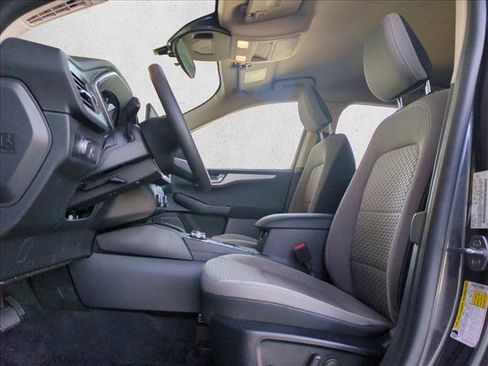 Used 2020 Ford Escape SE image 14