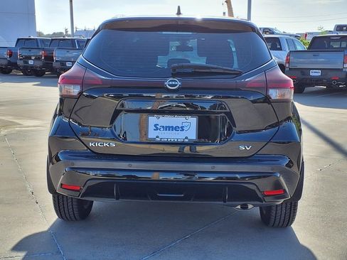Used 2022 Nissan Kicks SV FWD image 6