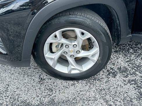Used 2024 Chevrolet Trax LS w/ LS Convenience Package image 29
