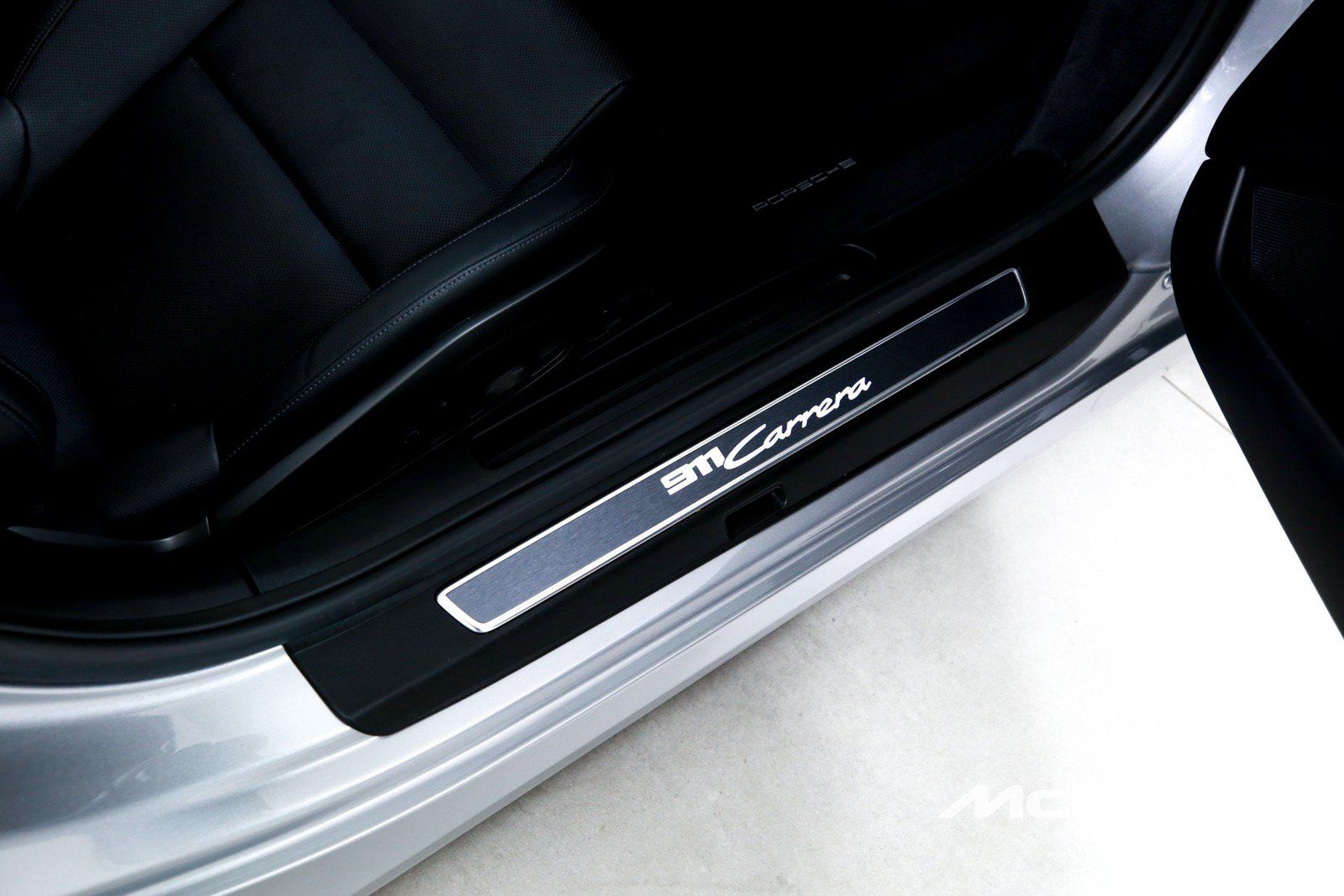 Used 2023 Porsche 911 Carrera RWD image 24