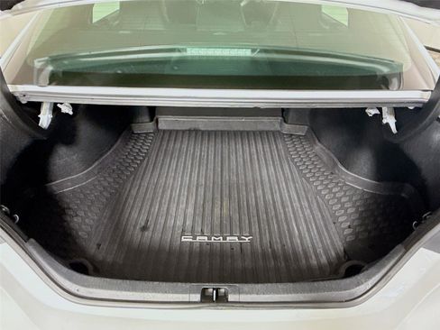 Used 2018 Toyota Camry SE w/ Audio Package image 18