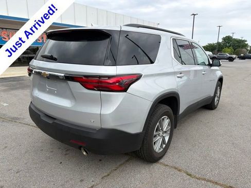 Used 2022 Chevrolet Traverse LT FWD image 4