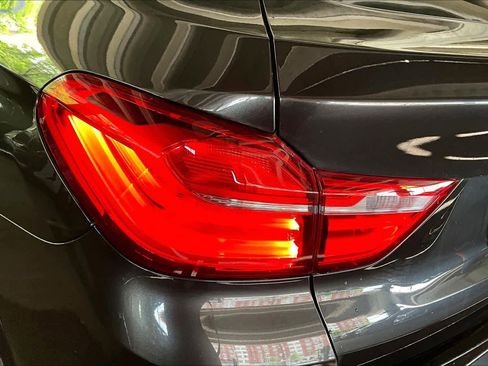 Used 2018 BMW X4 M40i image 28