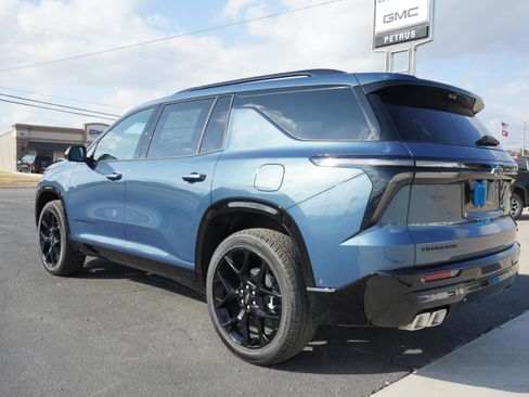 New 2026 Chevrolet Traverse RS image 3
