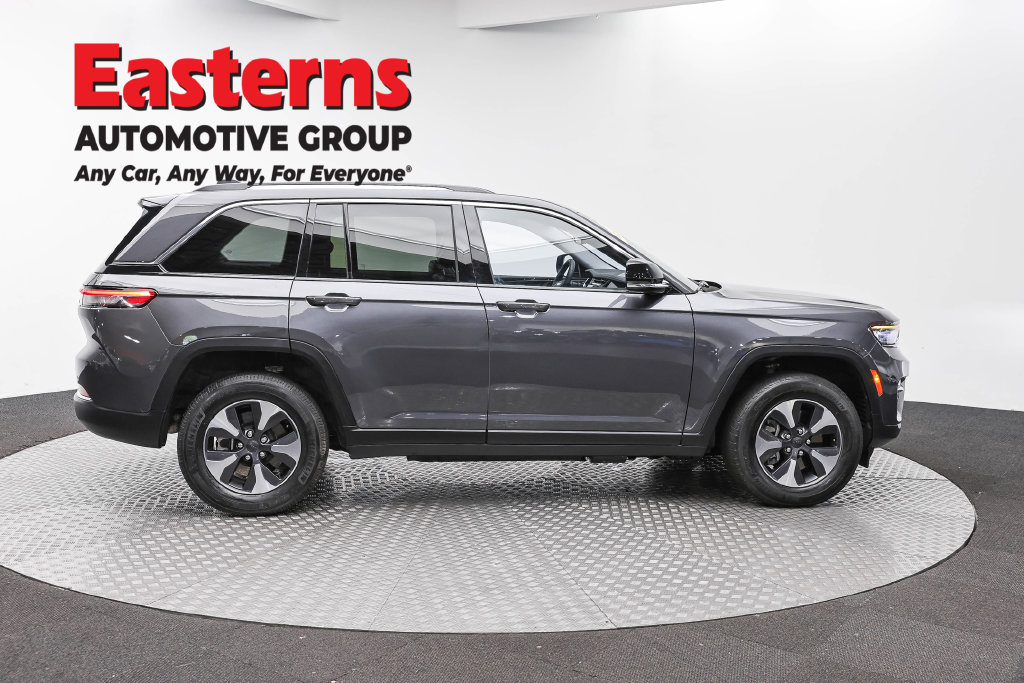 Used 2023 Jeep Grand Cherokee 4WD 4xe image 5