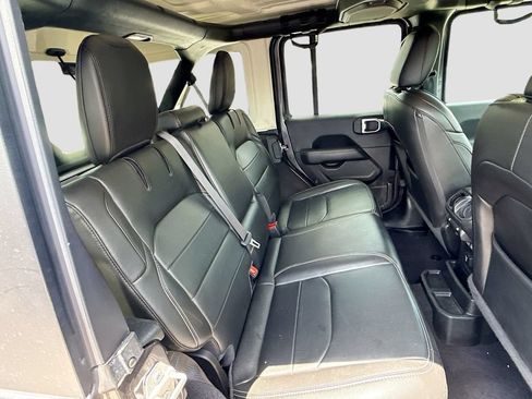 Used 2023 Jeep Wrangler Unlimited Sahara AWD/4WD image 31