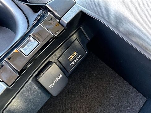 Used 2021 Toyota Corolla LE image 34