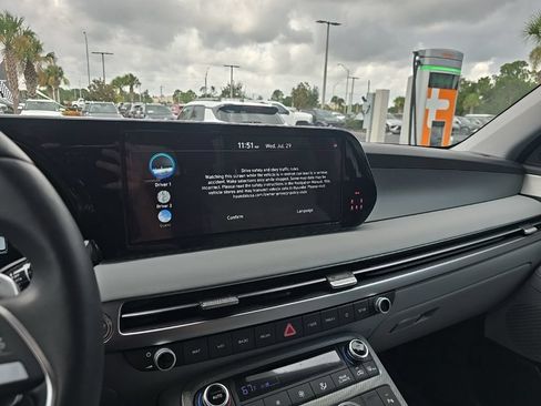 Used 2025 Hyundai Palisade SEL FWD image 6