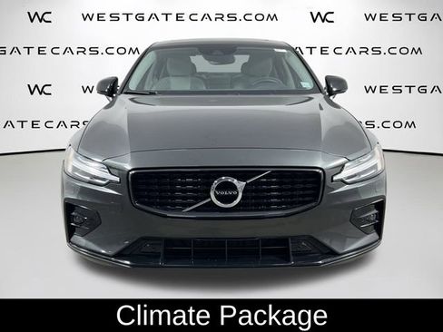Used 2022 Volvo S60 B5 Momentum w/ Premium Package image 2