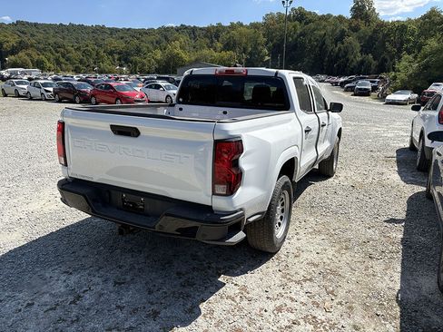 Used 2024 Chevrolet Colorado W/T w/ WT Convenience Package II RWD image 3