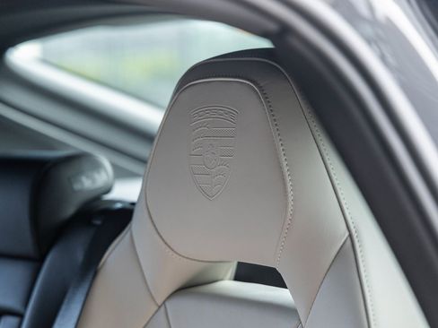 Certified 2025 Porsche Panamera 4 image 36